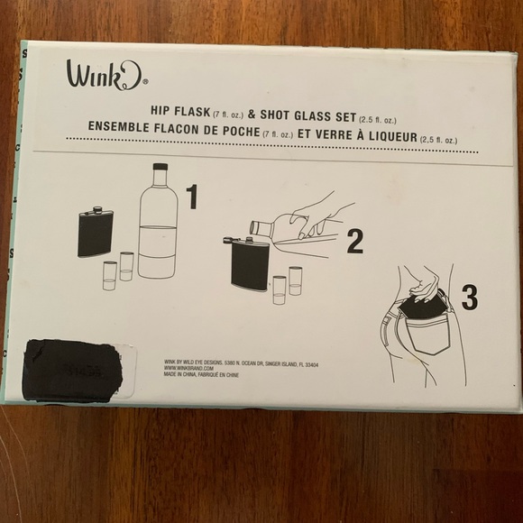 NWOT Wink Hip Flask and Shot Glass Set - Picture 3 of 3